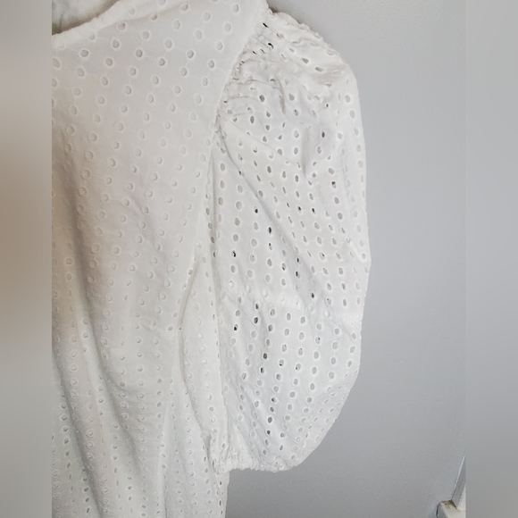 Puff sleeve eyelit blouse - Picture 4 of 4